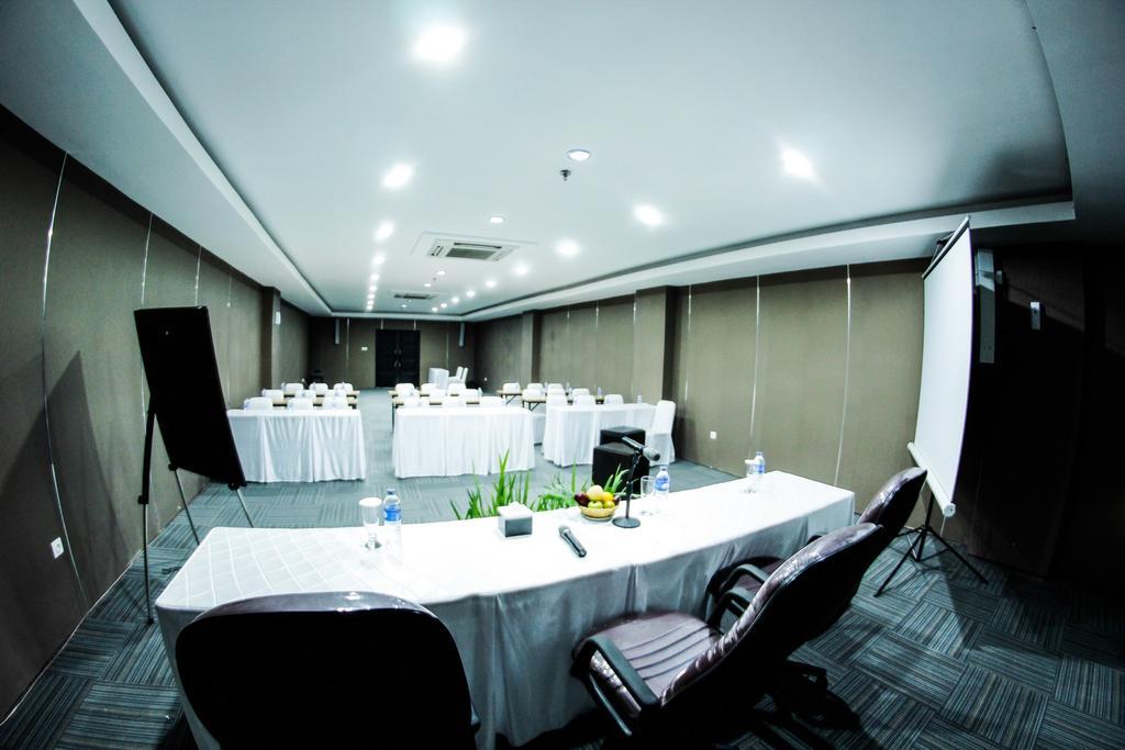 Alpha Hotel Pekanbaru Luaran gambar