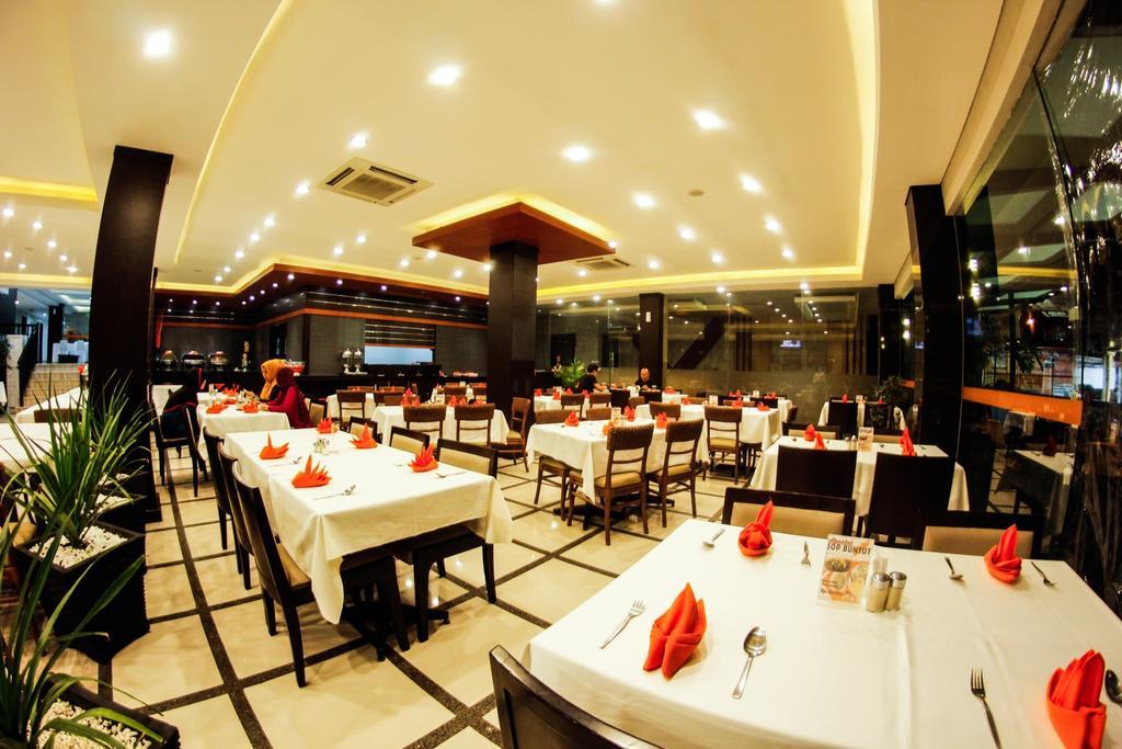 Alpha Hotel Pekanbaru Luaran gambar