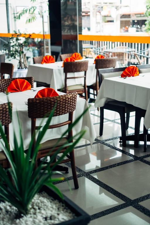Alpha Hotel Pekanbaru Luaran gambar